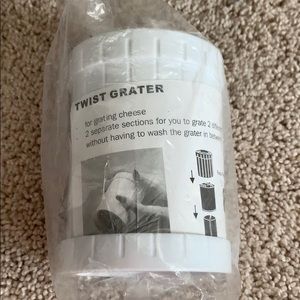 NEW Twist Grater